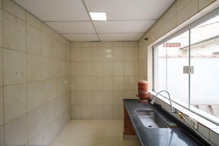 Casa à venda com 143m², 2 quartos e 2 vagas Casa à venda com 143m², 2 quartos e 2 vagasCozinha