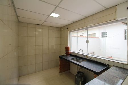 Casa à venda com 143m², 2 quartos e 2 vagas Casa à venda com 143m², 2 quartos e 2 vagasCozinha