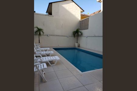 Apartamento à venda com 83m², 3 quartos e 1 vaga Apartamento à venda com 83m², 3 quartos e 1 vagaPiscina