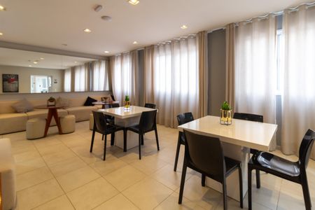 Apartamento para alugar com 34m², 1 quarto e sem vaga Apartamento para alugar com 34m², 1 quarto e sem vagaÁrea comum - Salão de Festas