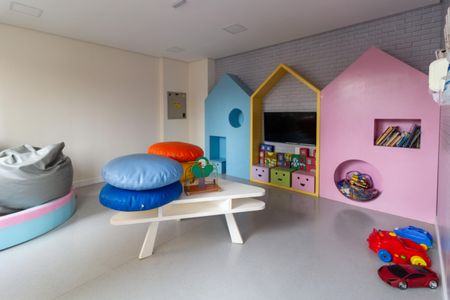 Apartamento para alugar com 34m², 1 quarto e sem vaga Apartamento para alugar com 34m², 1 quarto e sem vagaÁrea comum - Brinquedoteca