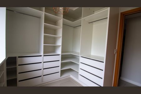 Apartamento à venda com 236m², 3 quartos e 2 vagas Apartamento à venda com 236m², 3 quartos e 2 vagasSuíte 3