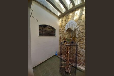 Casa à venda com 194m², 2 quartos e 3 vagas Casa à venda com 194m², 2 quartos e 3 vagasQuintal