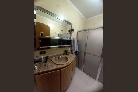 Casa à venda com 194m², 2 quartos e 3 vagas Casa à venda com 194m², 2 quartos e 3 vagasBanheiro