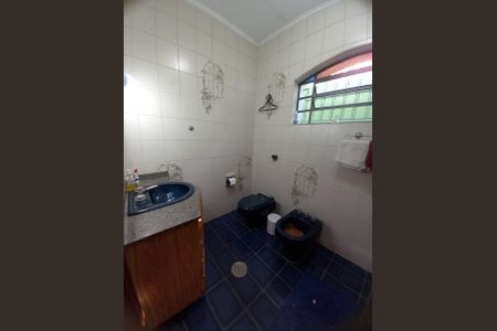 Banheiro de casa à venda com 2 quartos, 194m² em Água Rasa, São Paulo