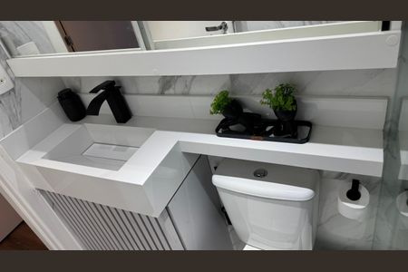 Apartamento à venda com 45m², 2 quartos e 1 vaga Apartamento à venda com 45m², 2 quartos e 1 vagaBanheiro