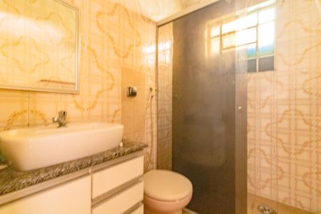 Casa à venda com 300m², 3 quartos e 4 vagasBanheiro Social