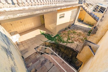 Casa à venda com 300m², 3 quartos e 4 vagasEscada
