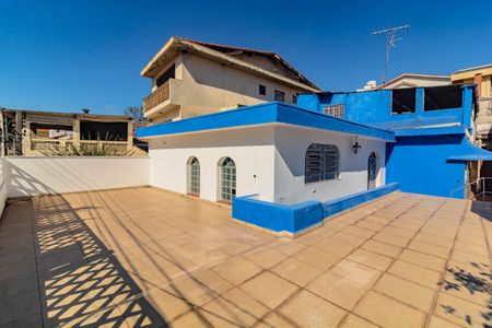 Casa à venda com 300m², 3 quartos e 4 vagasFachada