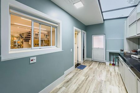 Casa de condomínio à venda com 250m², 3 quartos e 4 vagas