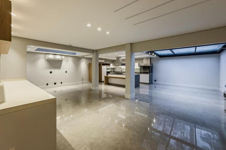 Casa de condomínio à venda com 250m², 3 quartos e 4 vagas