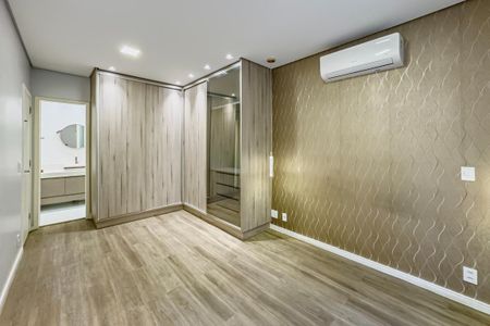 Casa de condomínio à venda com 250m², 3 quartos e 4 vagas