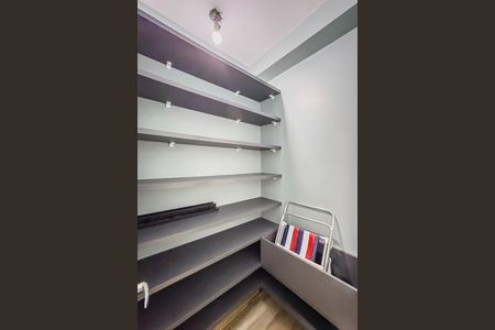 Casa de condomínio à venda com 250m², 3 quartos e 4 vagas