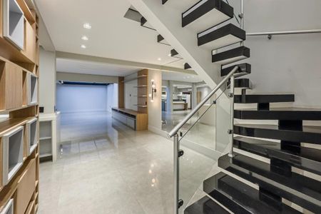 Casa de condomínio à venda com 250m², 3 quartos e 4 vagas