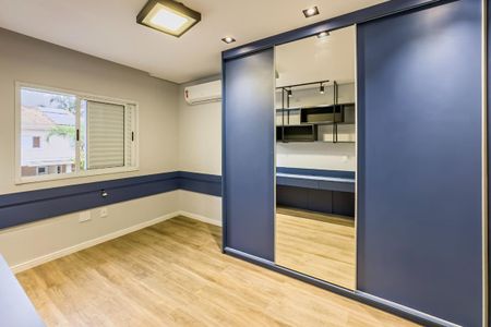 Casa de condomínio à venda com 250m², 3 quartos e 4 vagas