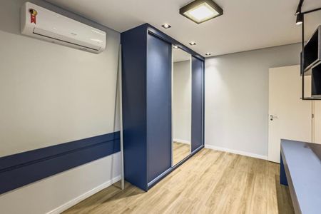 Casa de condomínio à venda com 250m², 3 quartos e 4 vagas