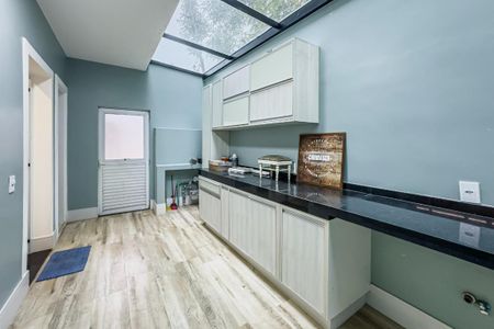 Casa de condomínio à venda com 250m², 3 quartos e 4 vagas