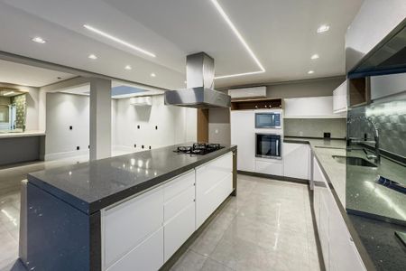 Casa de condomínio à venda com 250m², 3 quartos e 4 vagas