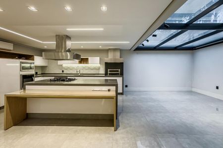 Casa de condomínio à venda com 250m², 3 quartos e 4 vagas