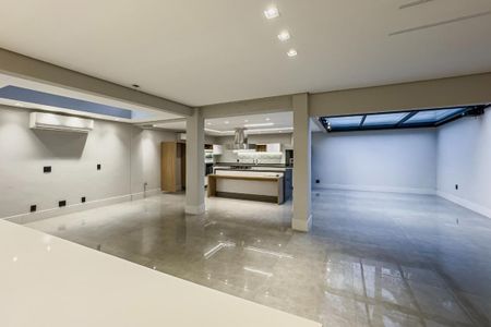 Casa de condomínio à venda com 250m², 3 quartos e 4 vagas