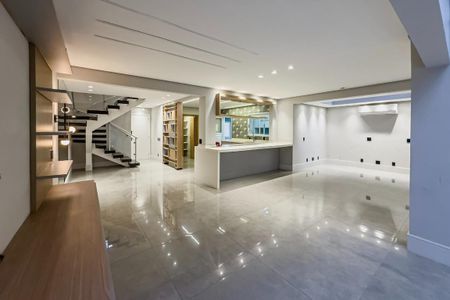 Casa de condomínio à venda com 250m², 3 quartos e 4 vagas