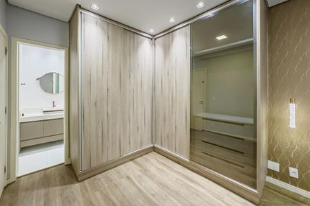 Casa de condomínio à venda com 250m², 3 quartos e 4 vagas