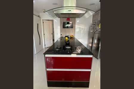 Casa de condomínio à venda com 350m², 3 quartos e 2 vagas Casa de condomínio à venda com 350m², 3 quartos e 2 vagasCozinha