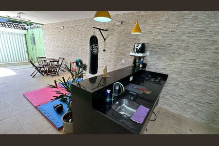 Casa de condomínio à venda com 350m², 3 quartos e 2 vagas Casa de condomínio à venda com 350m², 3 quartos e 2 vagasEspaço Gourmet