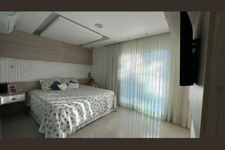 Casa de condomínio à venda com 350m², 3 quartos e 2 vagas Casa de condomínio à venda com 350m², 3 quartos e 2 vagasSuíte 3