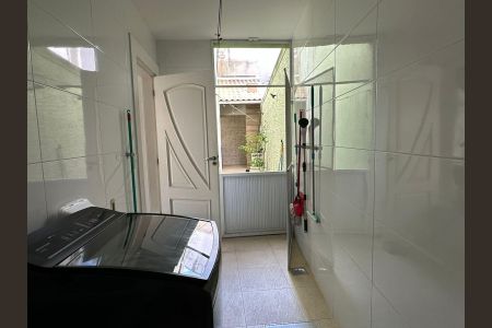 Casa de condomínio à venda com 350m², 3 quartos e 2 vagas