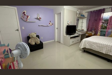Casa de condomínio à venda com 350m², 3 quartos e 2 vagas Casa de condomínio à venda com 350m², 3 quartos e 2 vagasSuíte 1