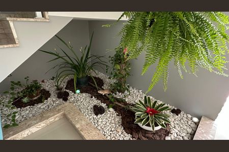 Casa de condomínio à venda com 350m², 3 quartos e 2 vagas Casa de condomínio à venda com 350m², 3 quartos e 2 vagasSala