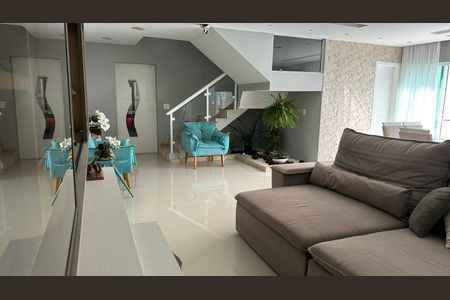 Casa de condomínio à venda com 350m², 3 quartos e 2 vagas Casa de condomínio à venda com 350m², 3 quartos e 2 vagasSala