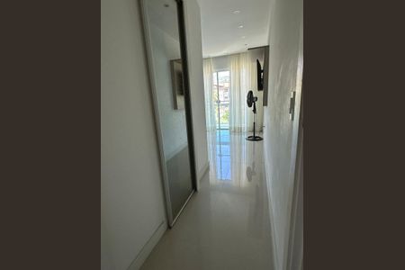 Casa de condomínio à venda com 350m², 3 quartos e 2 vagas Casa de condomínio à venda com 350m², 3 quartos e 2 vagasSuíte 3