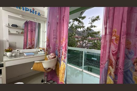 Casa de condomínio à venda com 350m², 3 quartos e 2 vagas Casa de condomínio à venda com 350m², 3 quartos e 2 vagasSuíte 1