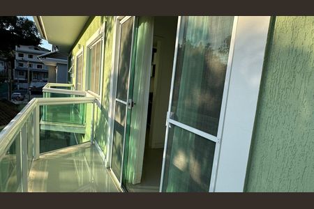 Casa de condomínio à venda com 350m², 3 quartos e 2 vagas Casa de condomínio à venda com 350m², 3 quartos e 2 vagasSuíte 3