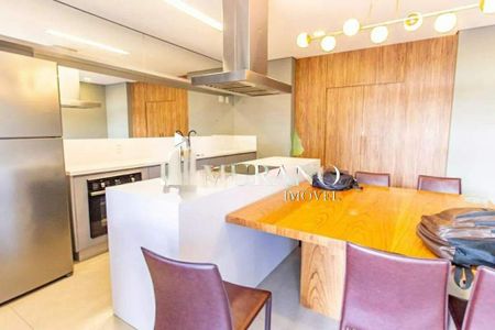 Apartamento à venda com 68m², 2 quartos e 1 vaga