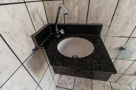 Casa para alugar com 40m², 1 quarto e 1 vaga Casa para alugar com 40m², 1 quarto e 1 vagaBanheiro Social