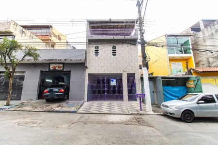 Casa para alugar com 40m², 1 quarto e 1 vaga Casa para alugar com 40m², 1 quarto e 1 vagaFachada