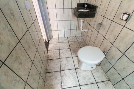 Casa para alugar com 40m², 1 quarto e 1 vaga Casa para alugar com 40m², 1 quarto e 1 vagaBanheiro Social