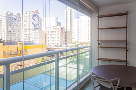 Apartamento à venda com 34m², 1 quarto e 1 vaga Apartamento à venda com 34m², 1 quarto e 1 vagaVaranda