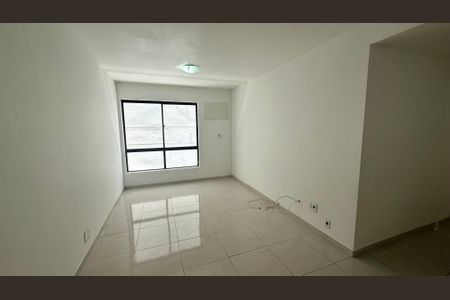 Apartamento à venda com 78m², 2 quartos e 2 vagasSala