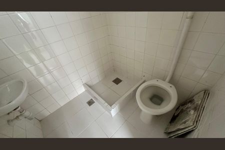 Apartamento à venda com 78m², 2 quartos e 2 vagasBanheiro de serviço