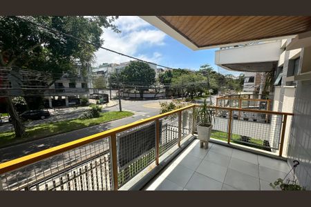 Apartamento à venda com 78m², 2 quartos e 2 vagasVaranda