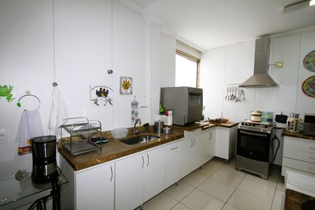 Apartamento à venda com 179m², 3 quartos e 2 vagasCozinha
