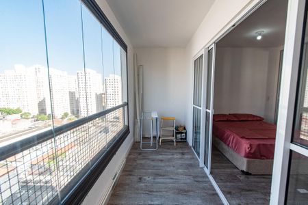Apartamento à venda com 32m², 1 quarto e 1 vaga Apartamento à venda com 32m², 1 quarto e 1 vagaVaranda
