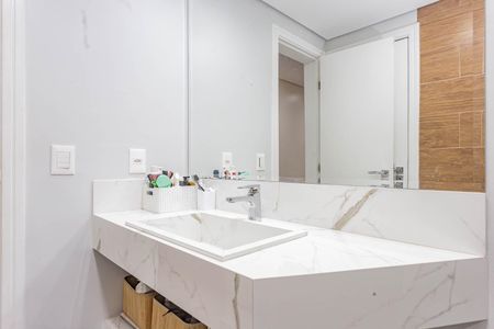 Apartamento à venda com 229m², 4 quartos e 3 vagasBanheiro da Suíte 3