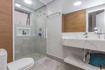 Apartamento à venda com 229m², 4 quartos e 3 vagasBanheiro da Suíte 2