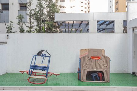 Apartamento à venda com 229m², 4 quartos e 3 vagasÁrea comum - Playground