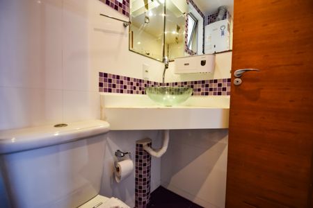 Apartamento à venda com 60m², 2 quartos e 1 vaga Apartamento à venda com 60m², 2 quartos e 1 vagaBanheiro